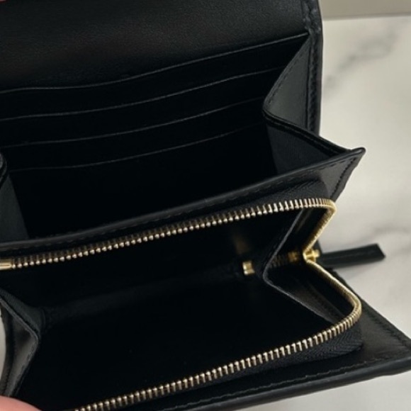 GUCCI Matelasse GG compact wallet LIKE NEW - Picture 5 of 6